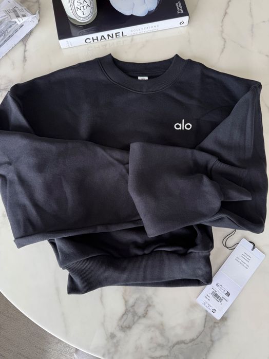 Alo yoga airbrush leggings crew neck camisola new novo hair clip