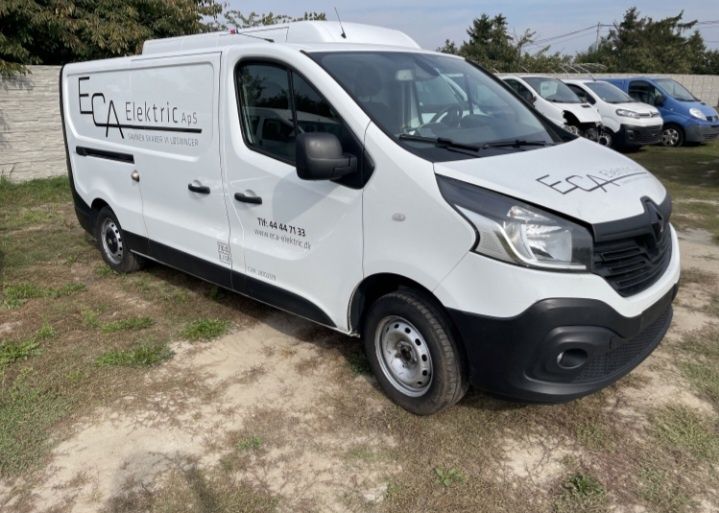 Trafic III  Vivaro B części Drzwi zawieszenie Cwiartka