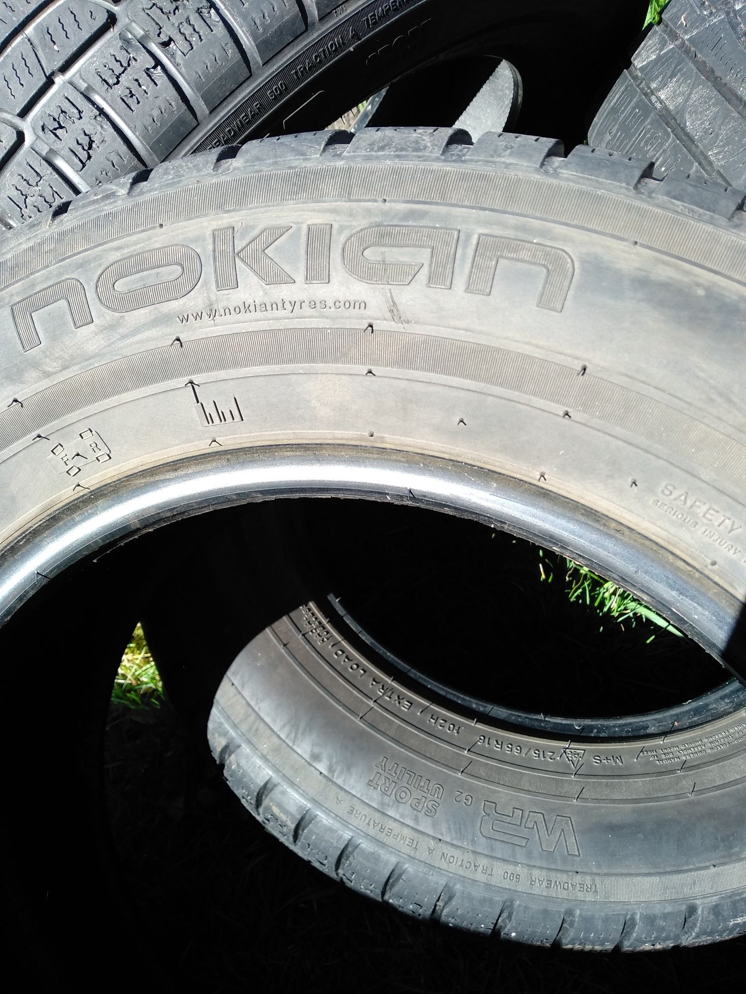 Шины для авто, NOKIAN 215 65 16, з малим пробігом,.