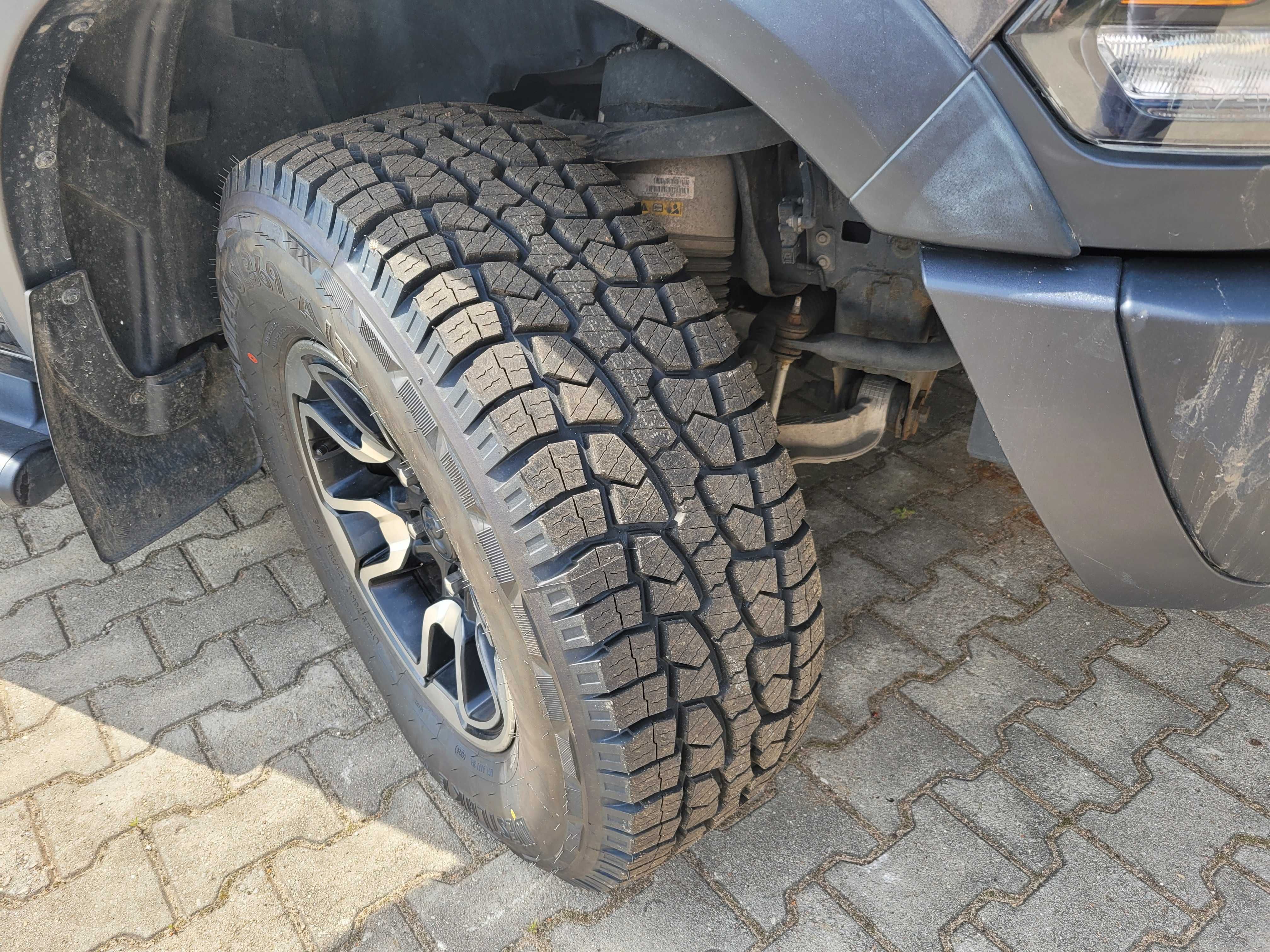 Ram 1500 Rebel 2017 5.7 HEMI 4x4 zabudowa paki