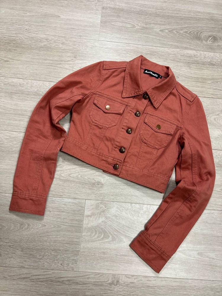 Женская джинсовка укороченая джинсовая куртка Levis