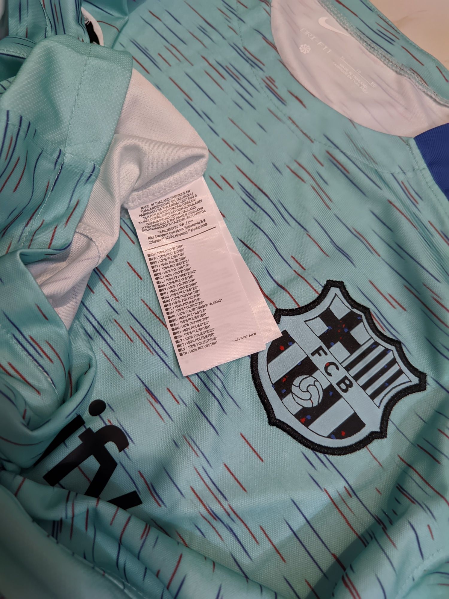 Equipmento t-shirt Barcelona Lewandowski