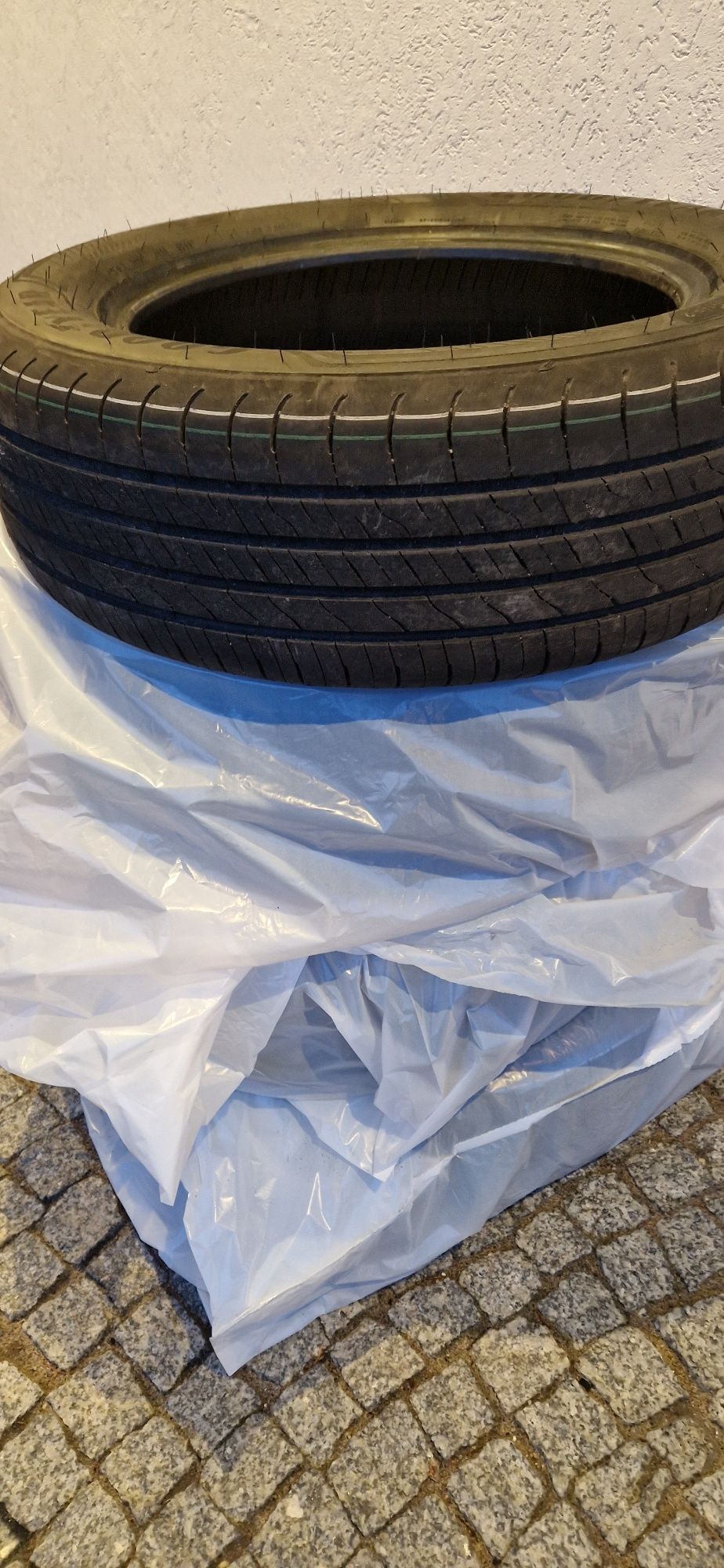 Opony letnie 215/60/r17 Goodyear Eficientgrip suv