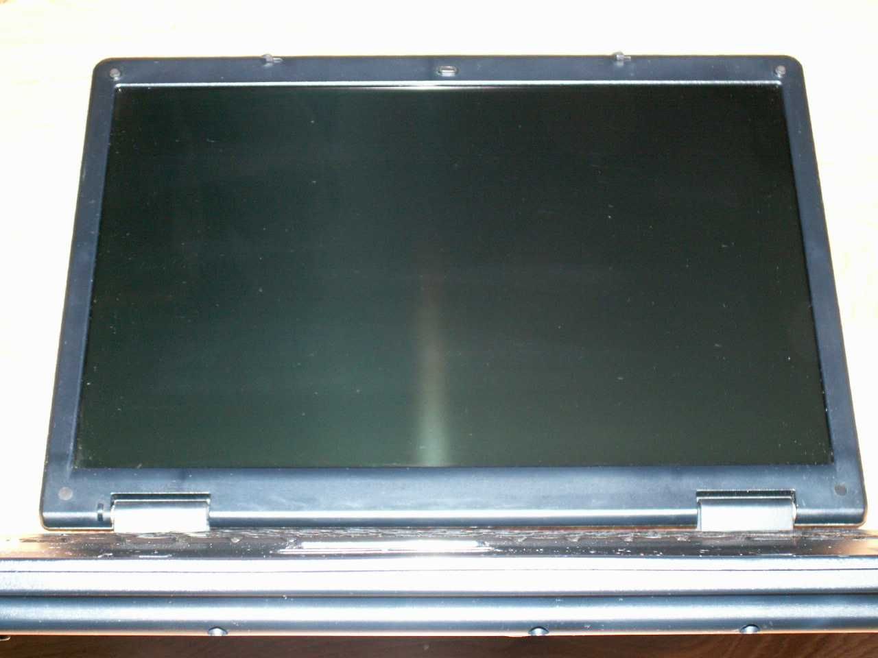 Sprawny - Zadbany - Na chodzie  -  Laptop MAXDATA ECO 4011 IW - 15"