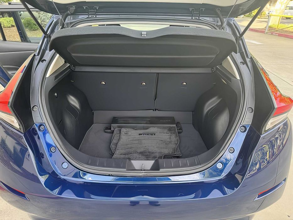 Nissan LEAF      2018