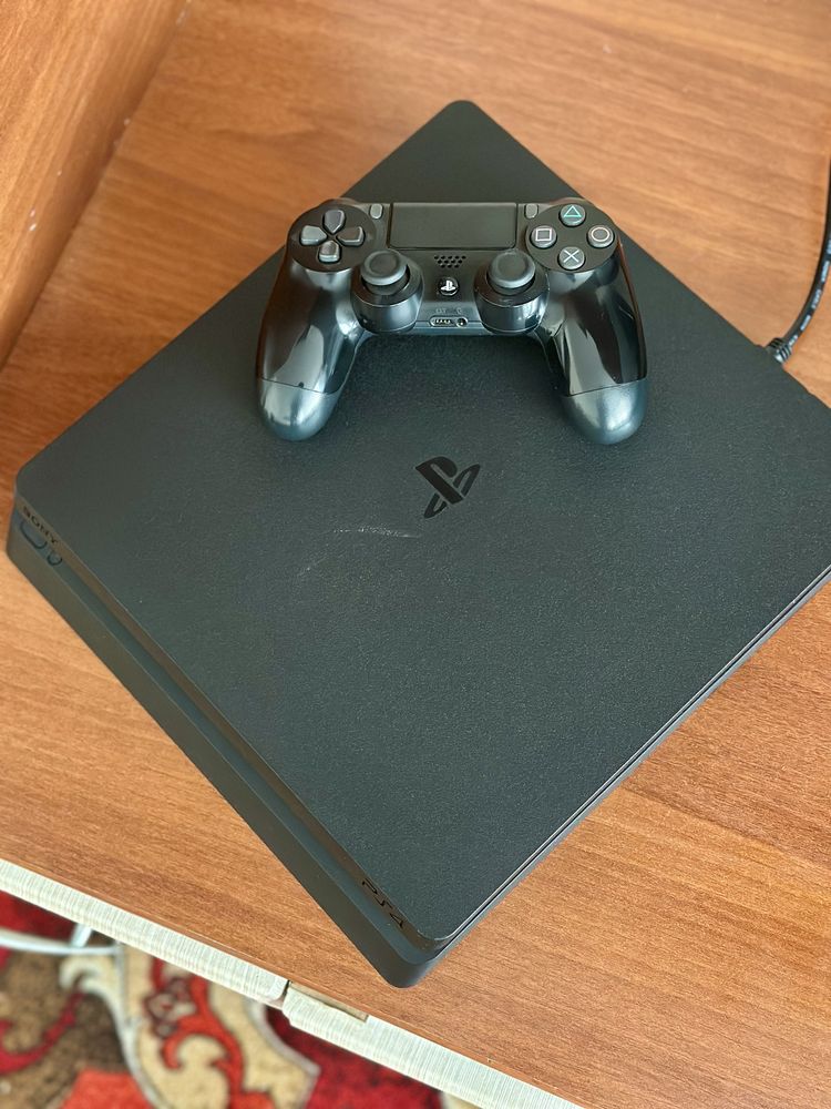 Приставка Sony PS4