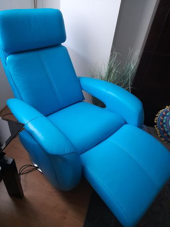 Fotel z funkcją  relaksu,  regulowany elektrycznie