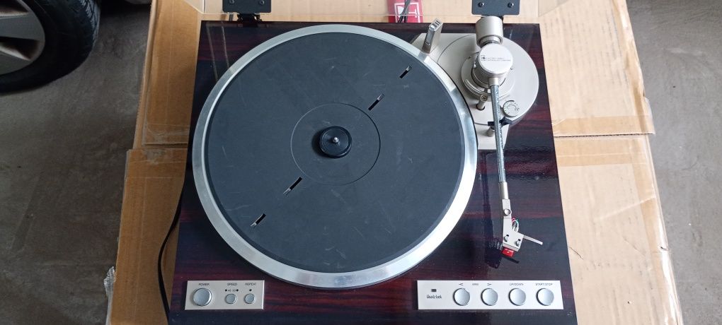 Gramofon Direct Drive Quartz automat Victor QL-Y44F