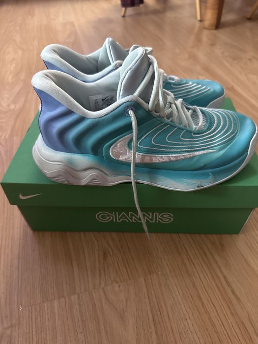 Nike Giannis Immortality 4 Christmas r.39