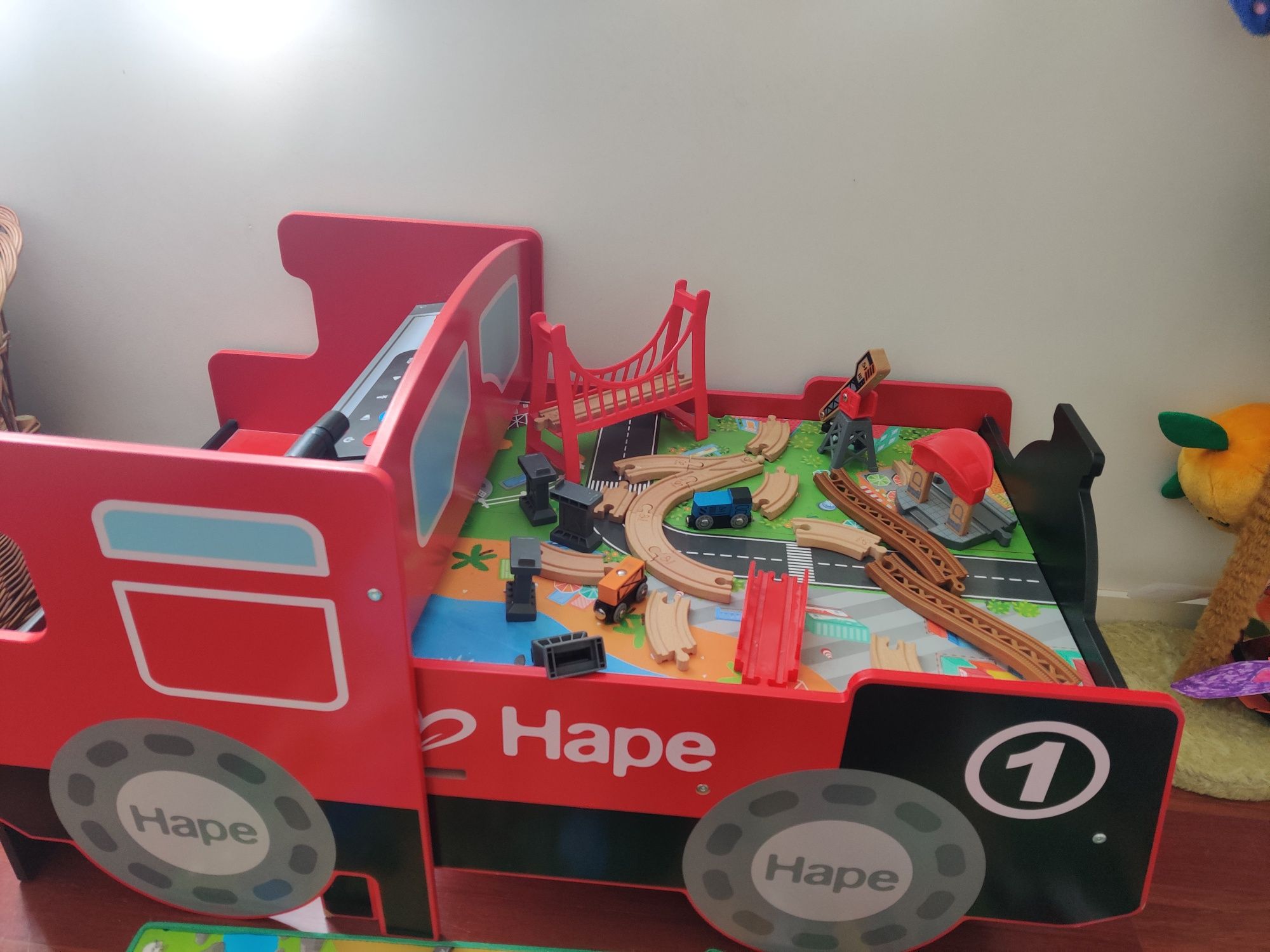 comboio de madeira Hape