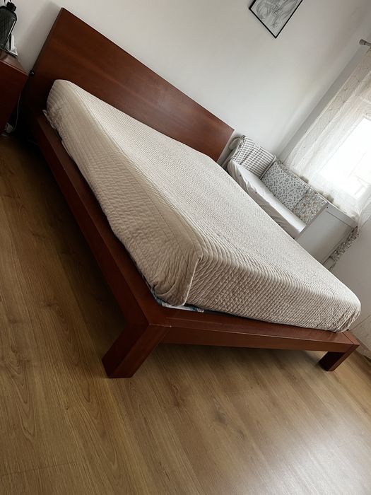 Cama casal com estrado em madeira maciça OFERTA Colchão Pikolin