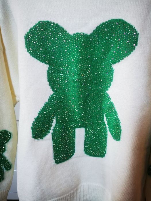 Sweter z misiem rozm. Uni
