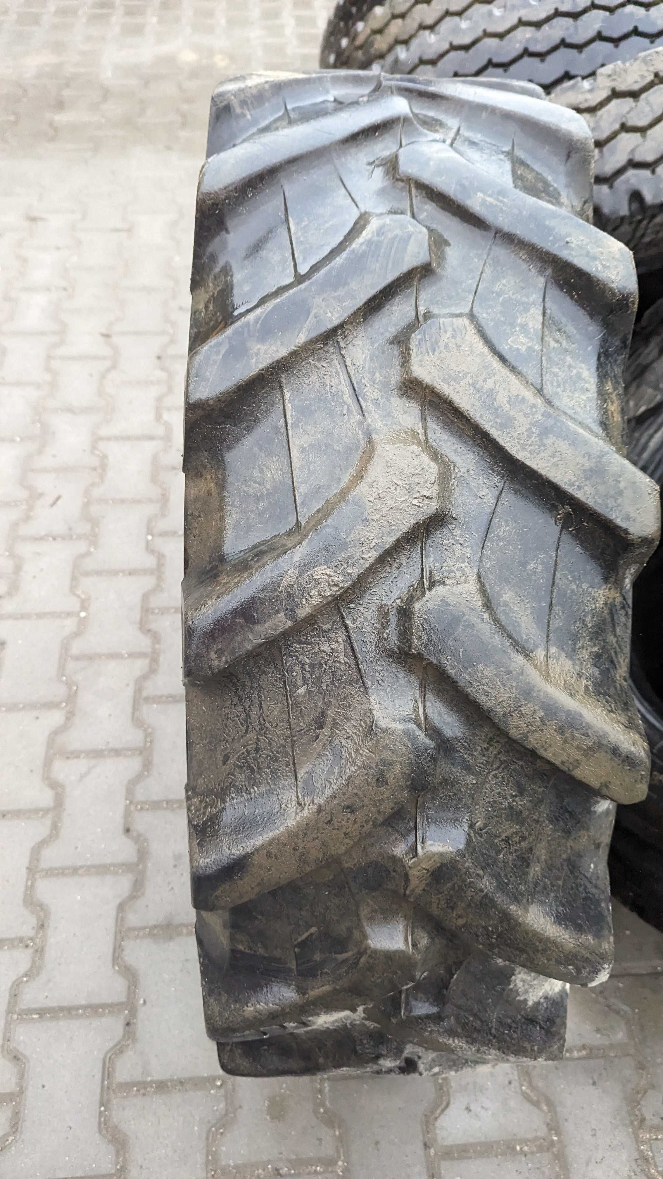 320/70R24 Pirelli TM700 opona rolnicza