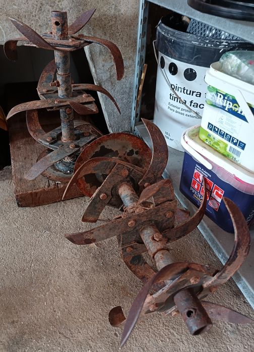 Moto enxada com alfaias