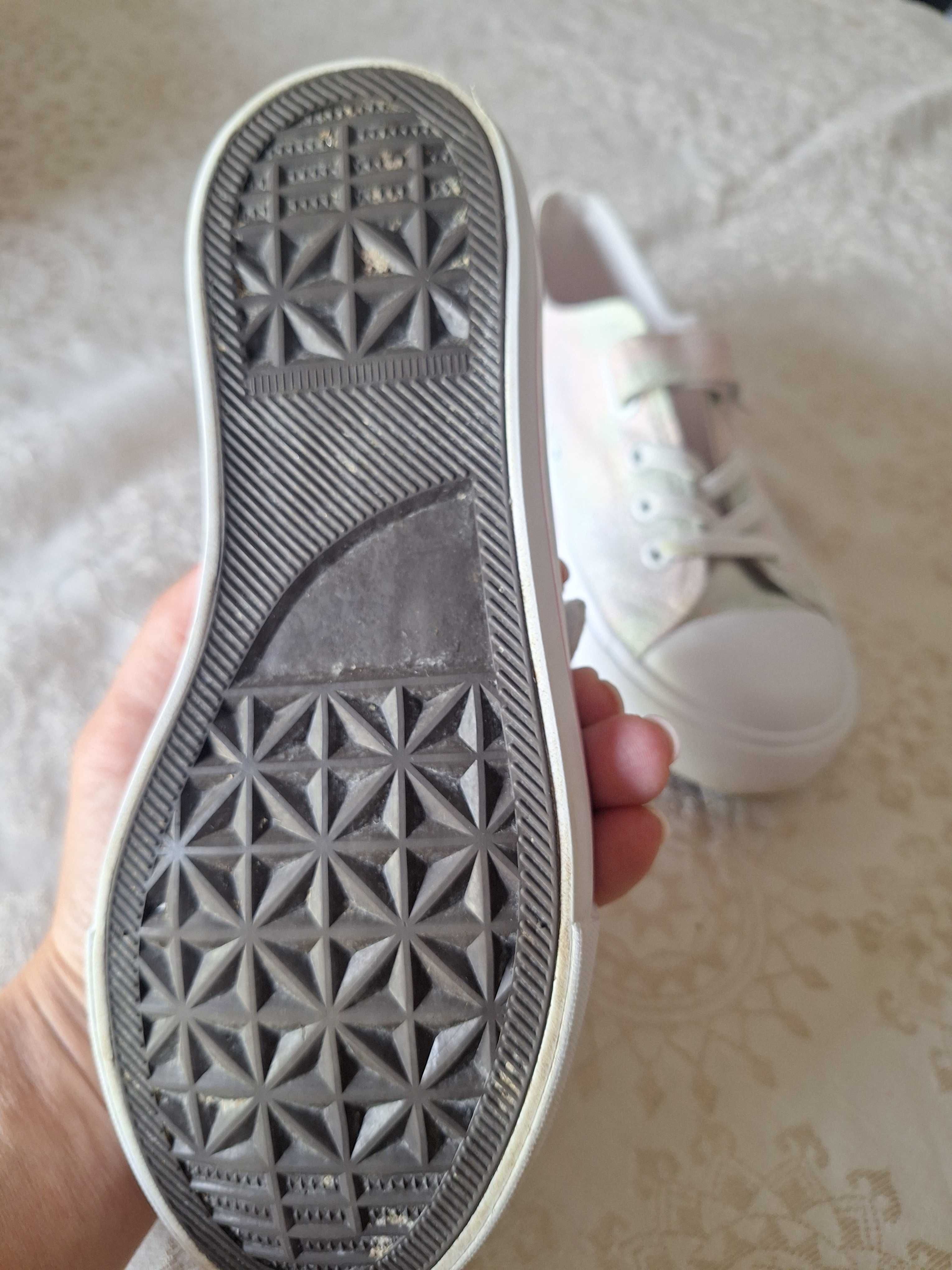 Tênis Infantil Feminino com Glitter e Fecho em Velcro