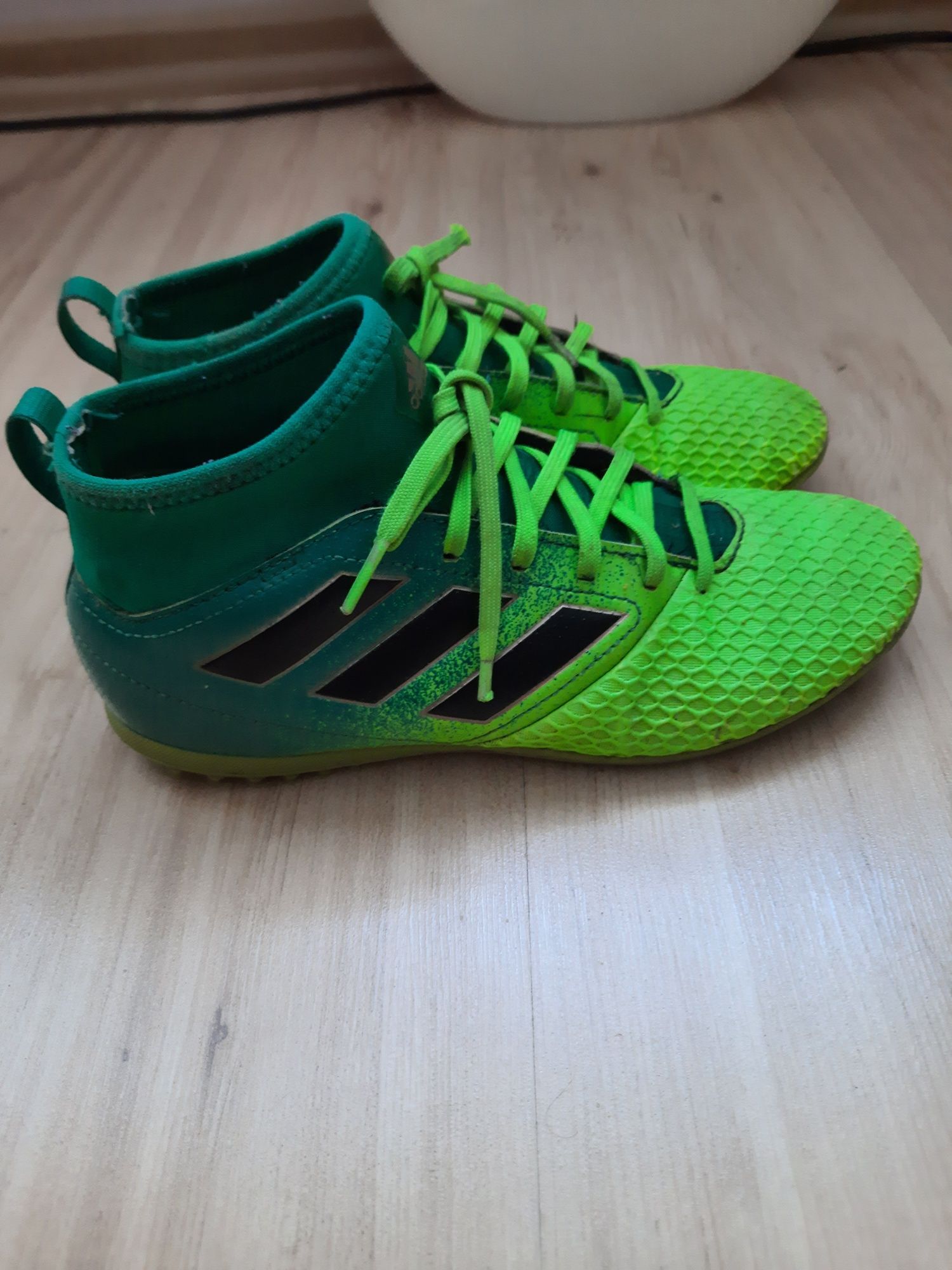 Buty sportowe Adidas rozm. 35 dł.wkladki 22cm