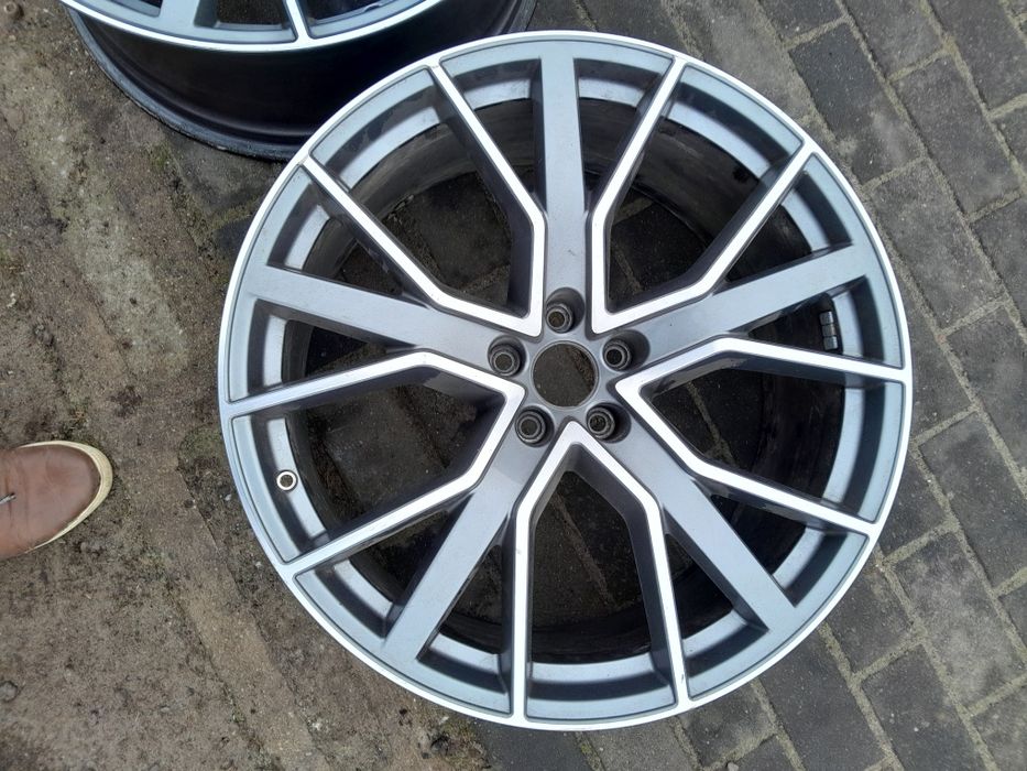 Oryginalne 21calowe alufelgi Audi Rs6 C7 bicolor 9.5x21et25 4G0