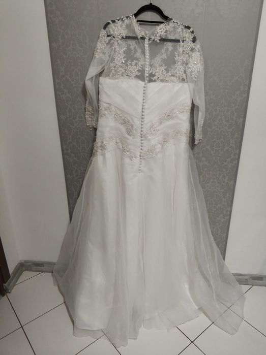 Piękna suknia ślubna