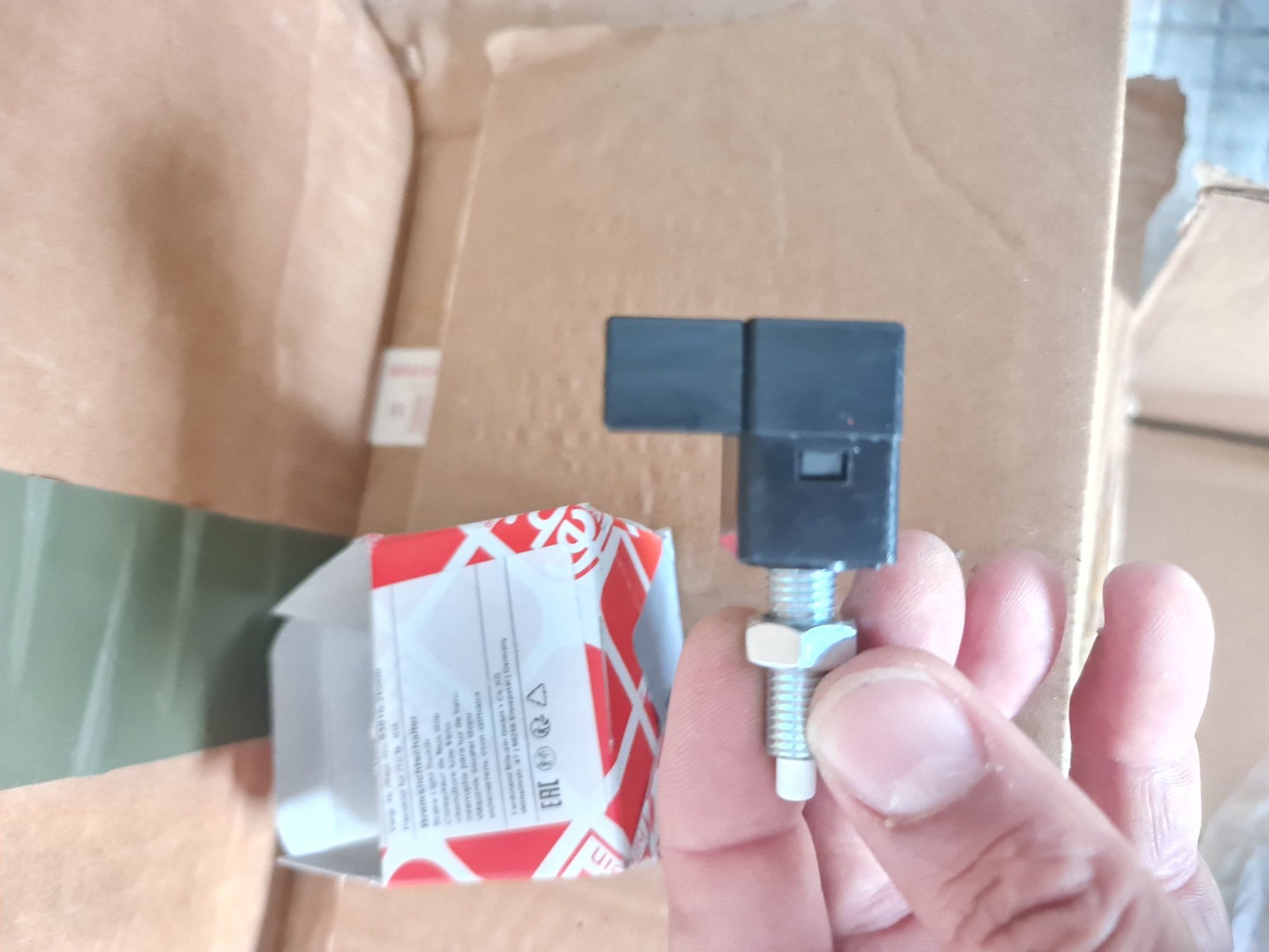 Interruptor FEBI BILSTEIN 172034 para luz de travão de pé Kia picanto