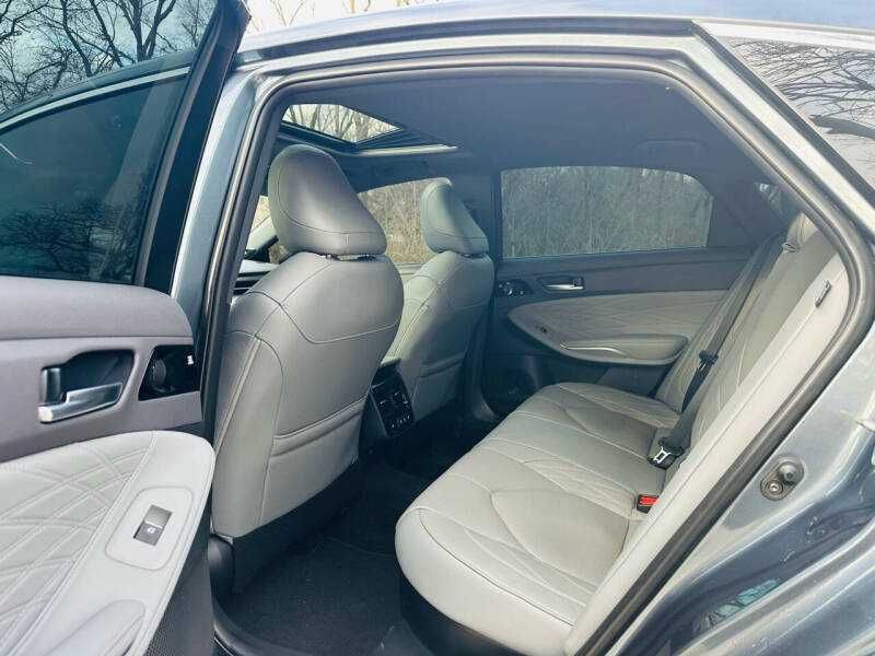 2019 Toyota Avalon Hybrid