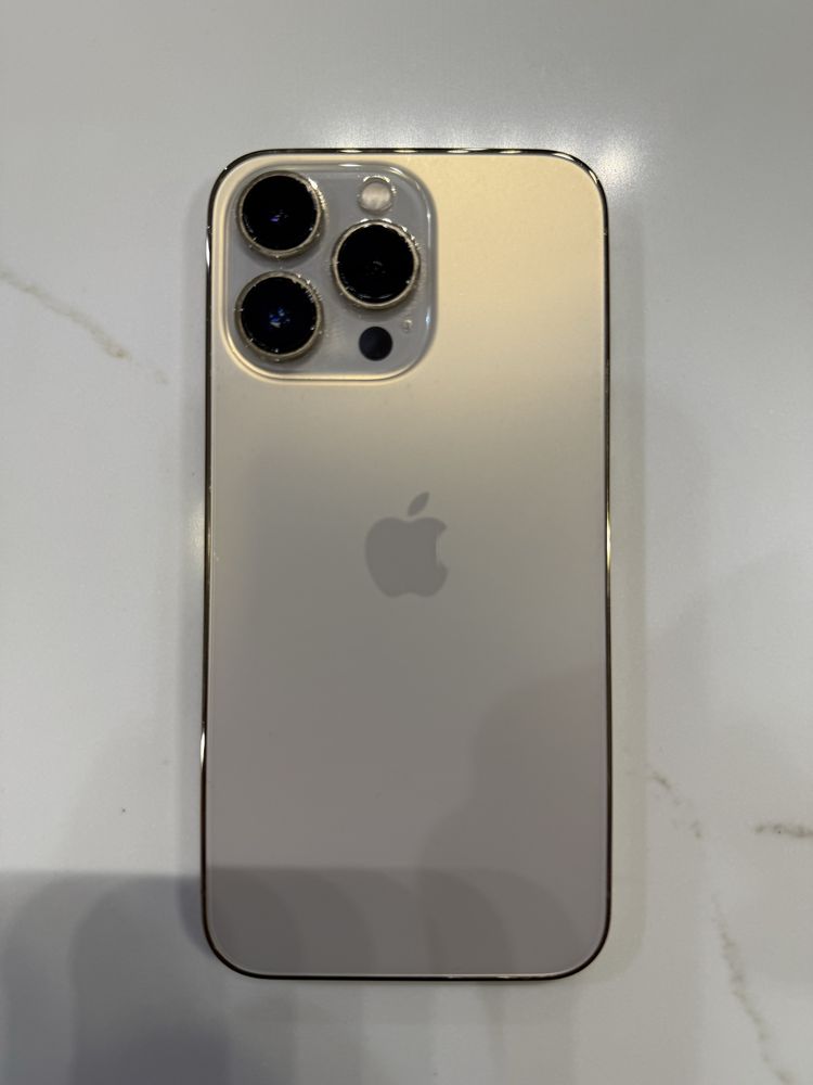 Iphone 13 pro dourado