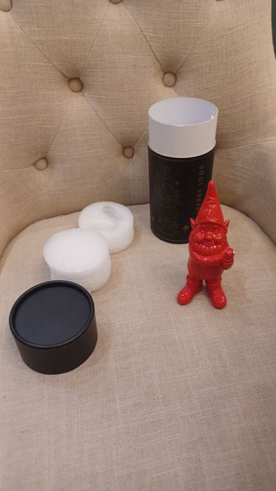 Nanottini Figurka krasnal ogrodowy mini 16 cm czerwony  blyszczacy