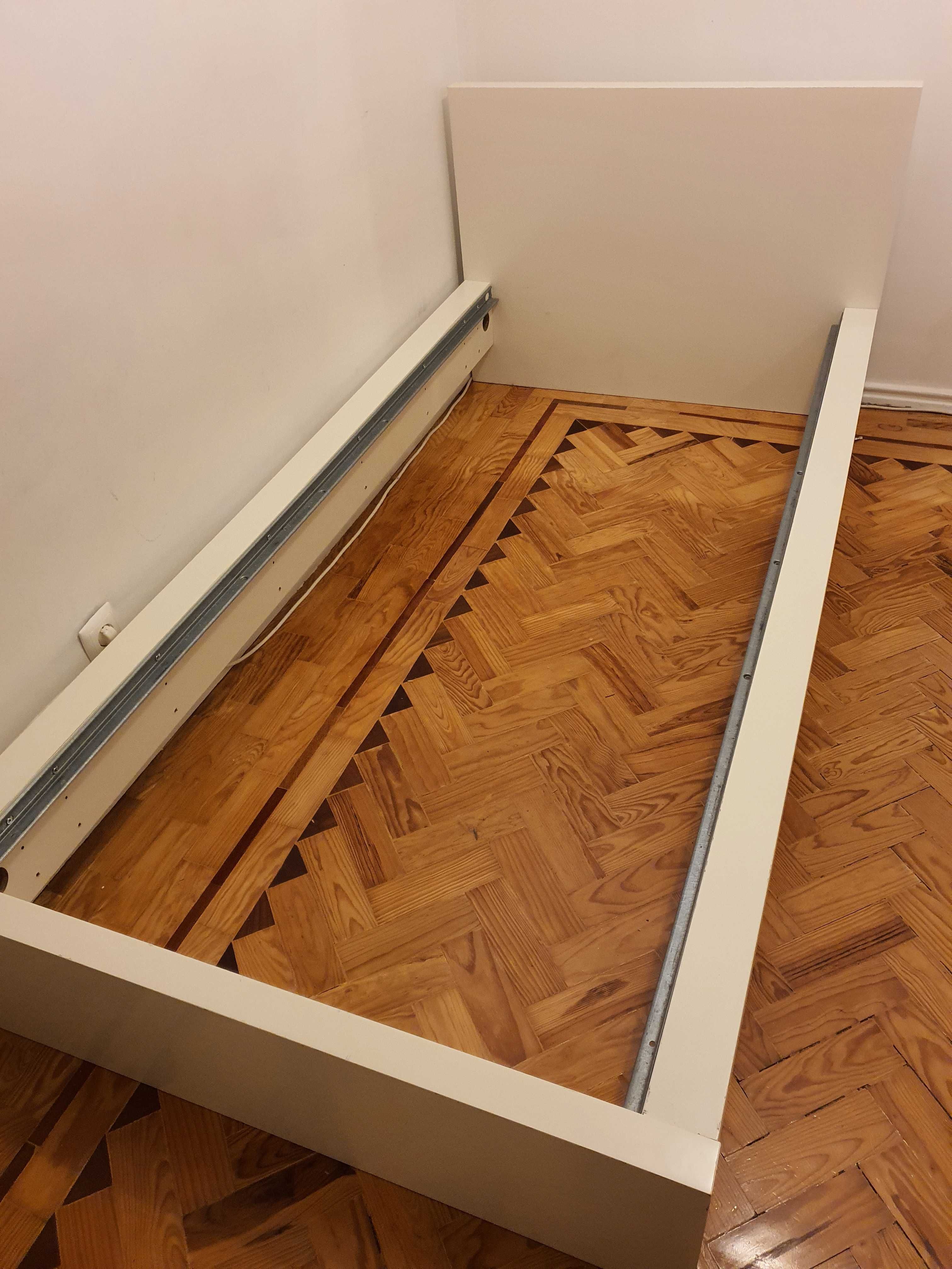 Cama branca IKEA Malm Individual (solteiro), com estrado