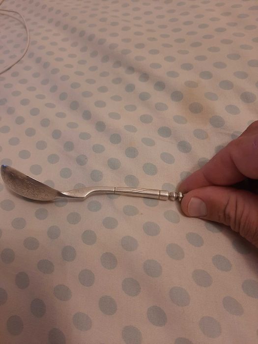 продам ложечку  серебряную