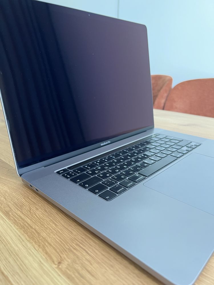MacBook Pro 16-inch, 2019 i7 Intel Core