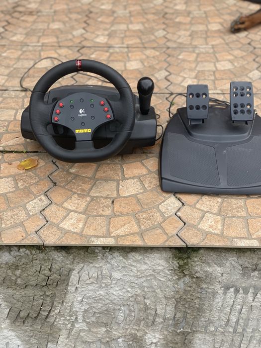 Кермо та педалі momo в гарному стані