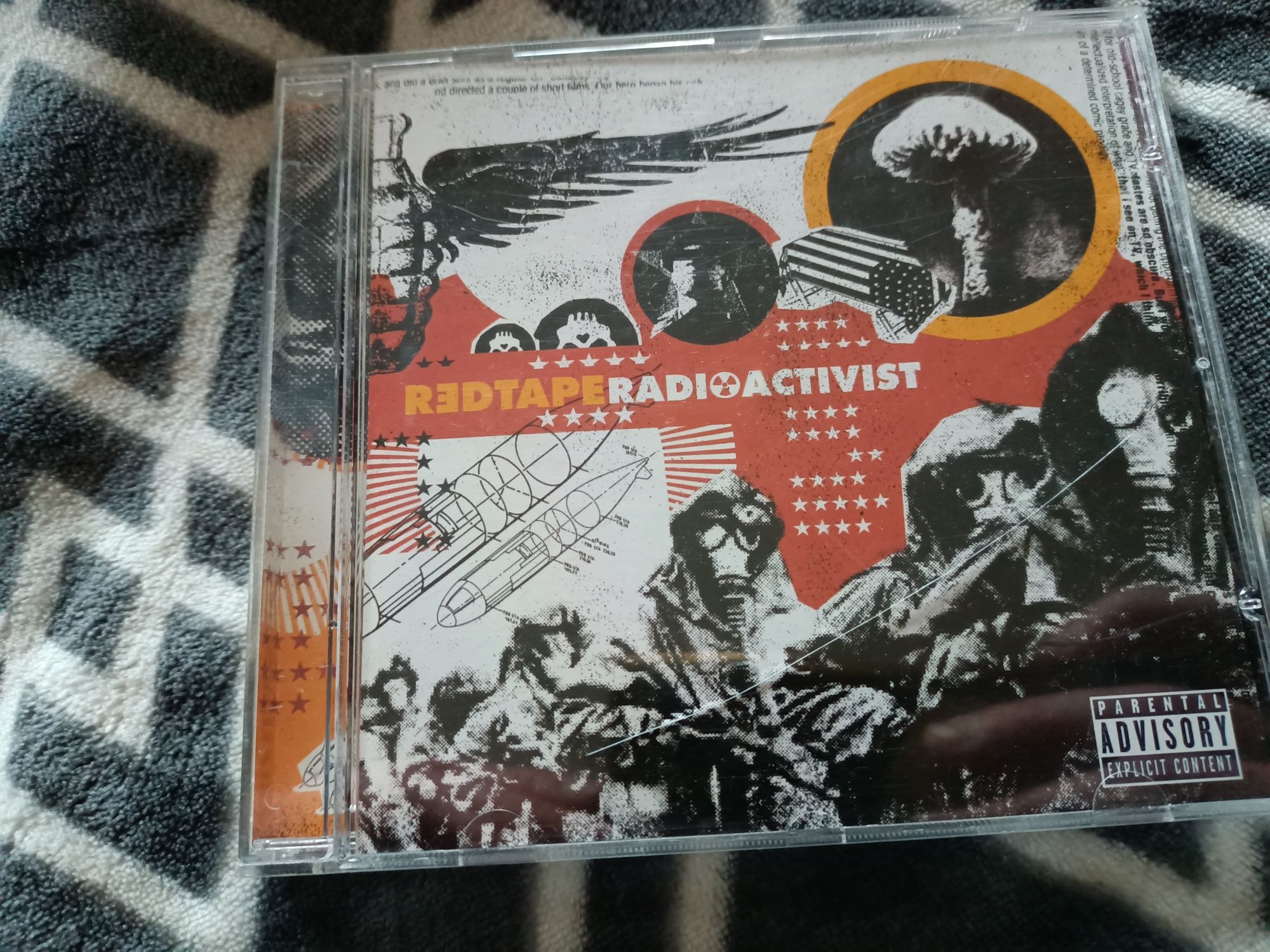 Red Tape - Radioactivist (hc-punk)(vg+)