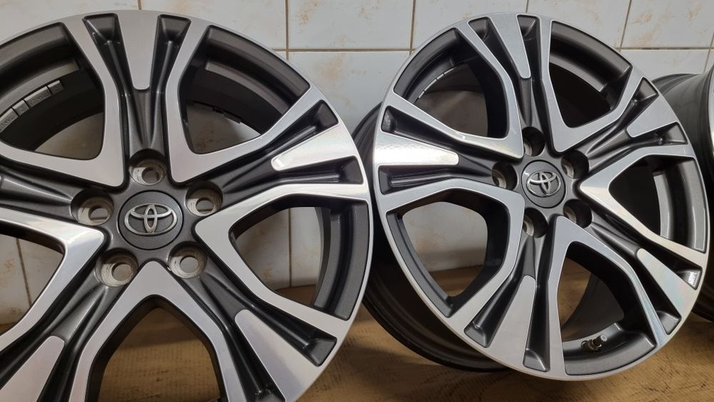 Felgi 17" Toyota RAV4 5x114,3 ET39 17x7J + czujniki ciśnienia