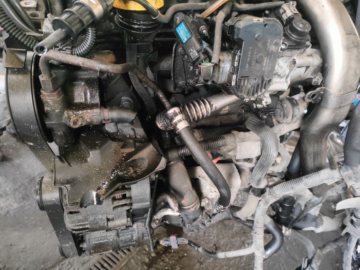 Renault silnik 2.0DCI M9R A 740 uszkodzony
