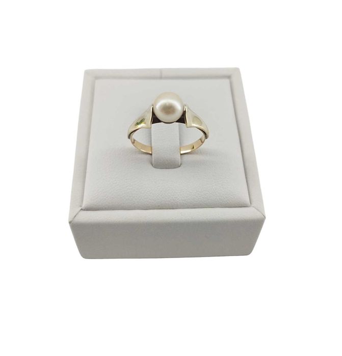 Złoty Pierścionek p. 333 w: 2,14g r: 18