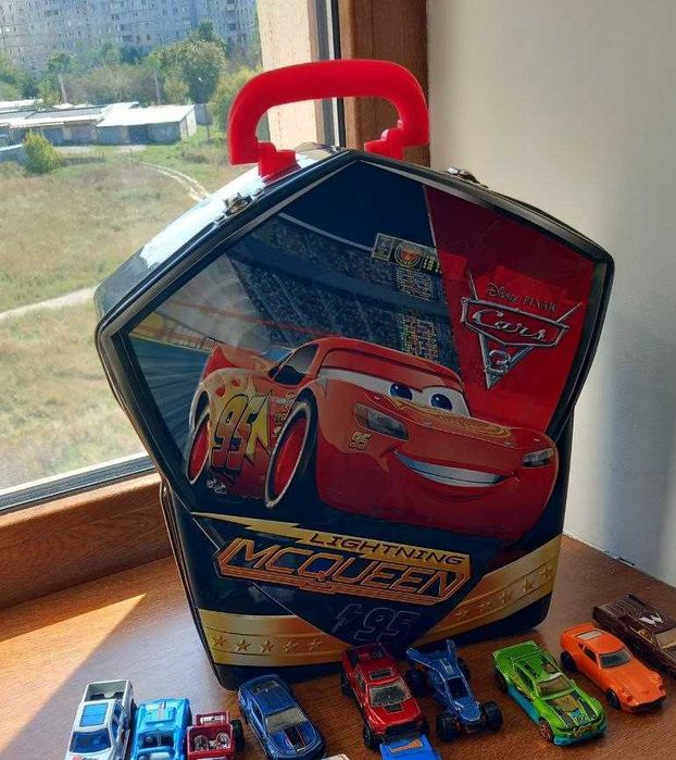 Металлический бокс-гараж для 36 машинок