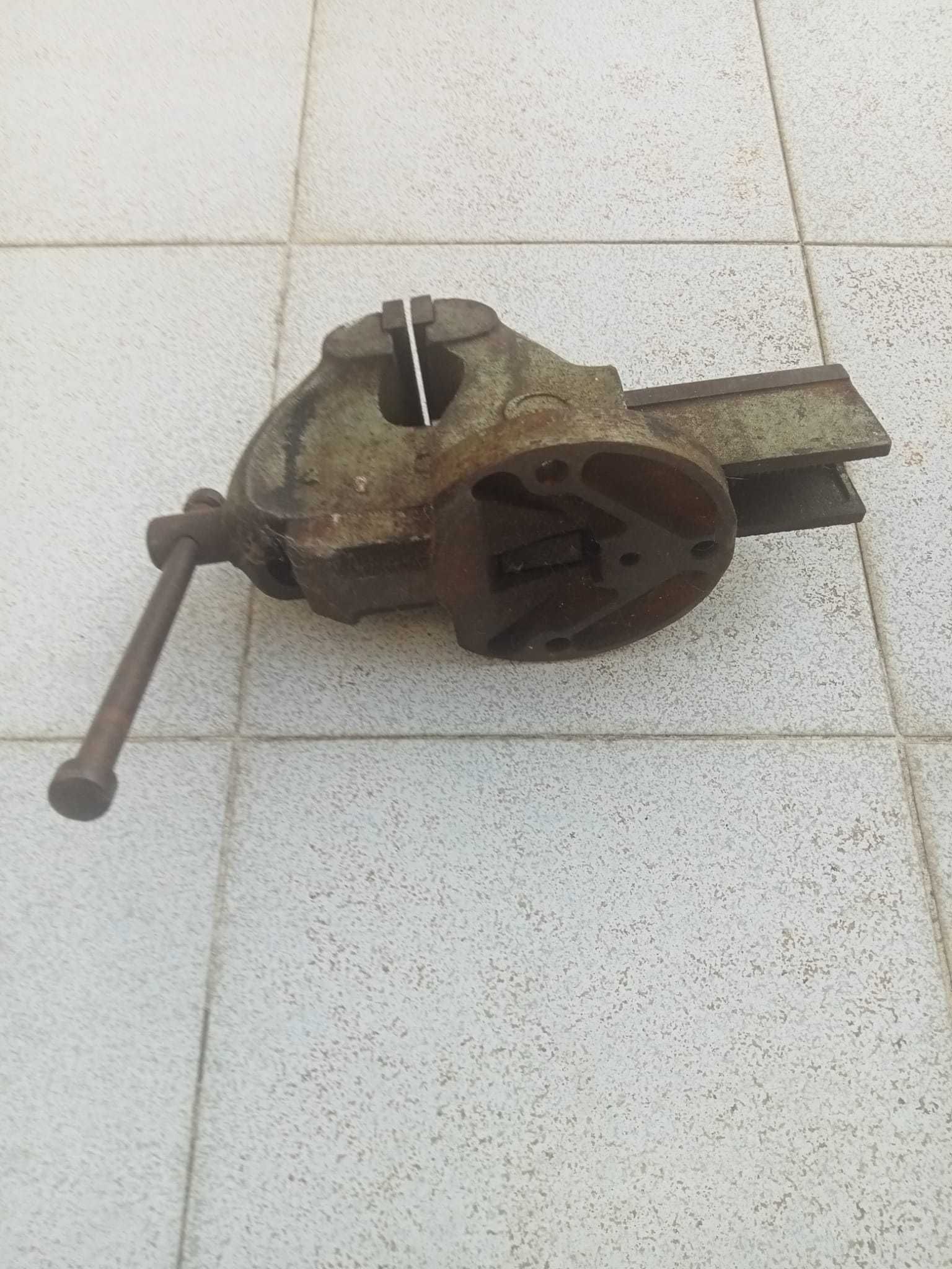 torno de bancada OLIVA