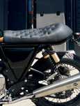 Motocykl Royal Enfield Interceptor Continental siedzenie cafe racer