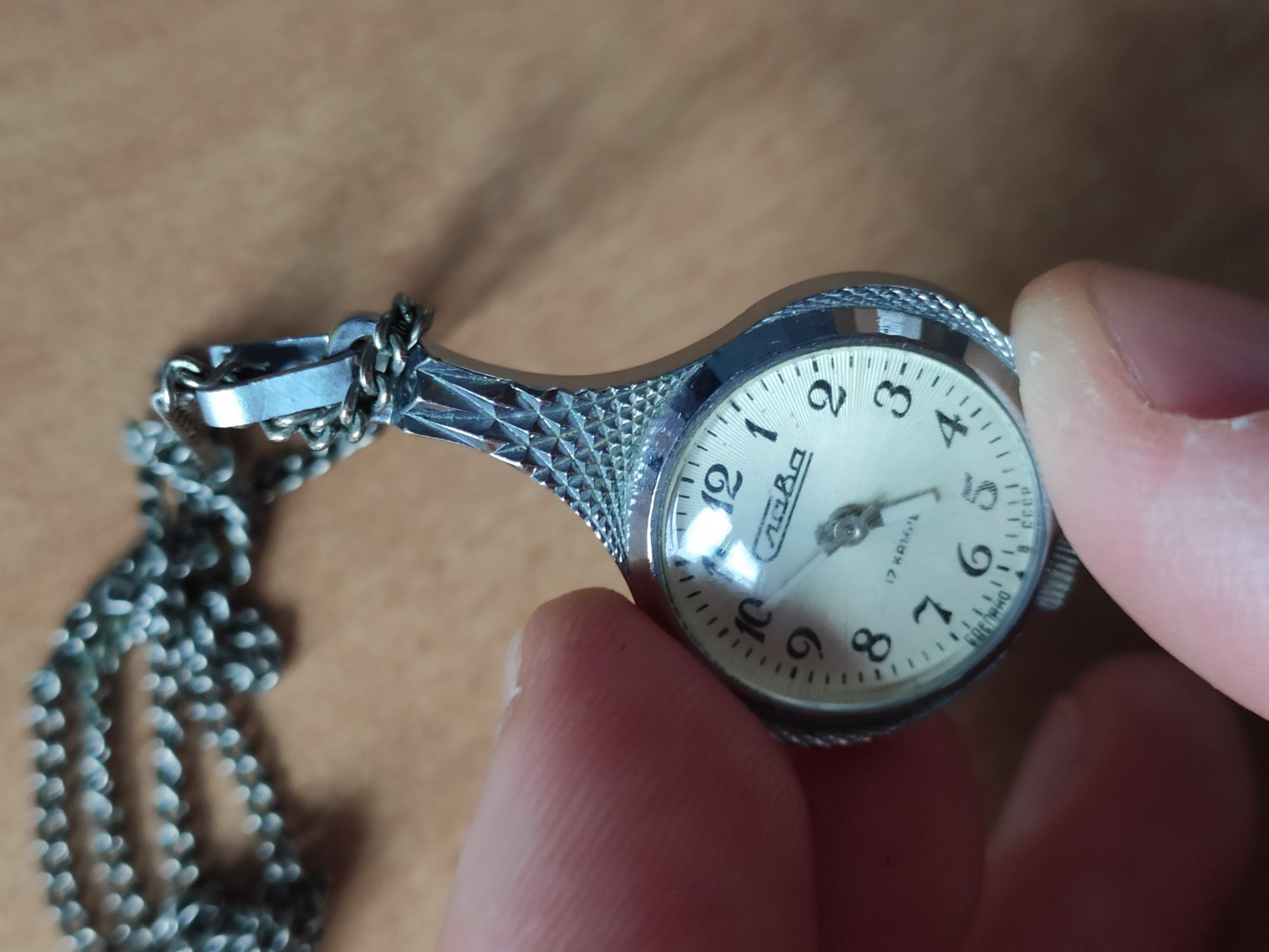 Stary zegarek SLAVA 17 kamieni z CCCP nie działa