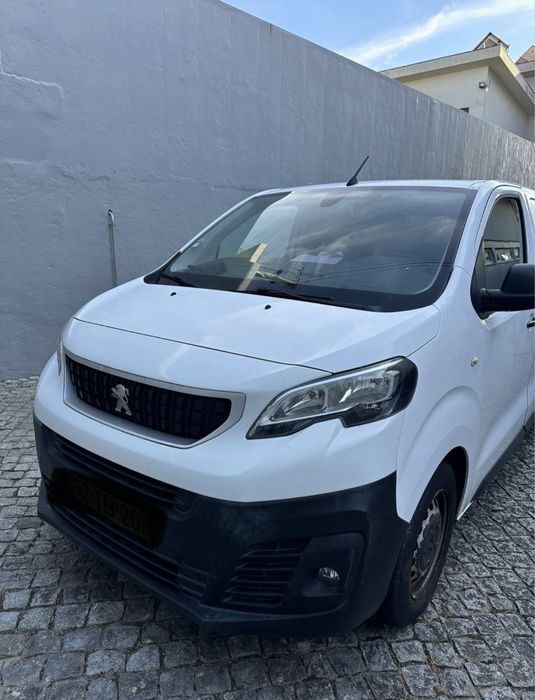Alugo Carrinha Peugeot Expert ao Mês.