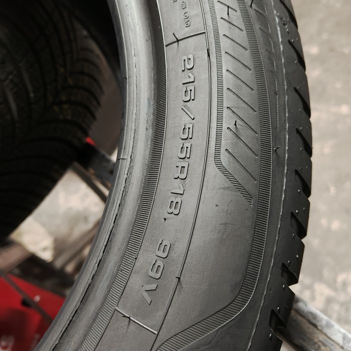 215/55/18 XL Sprzedam parę opon całorocznych Goodyear