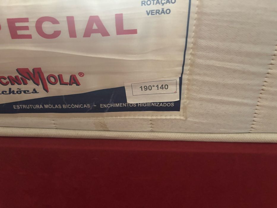Cama casal e colchão