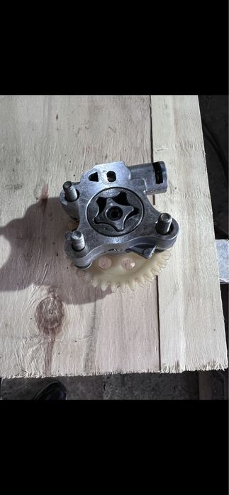 Масляний насос Bajaj Pulsar NS 200