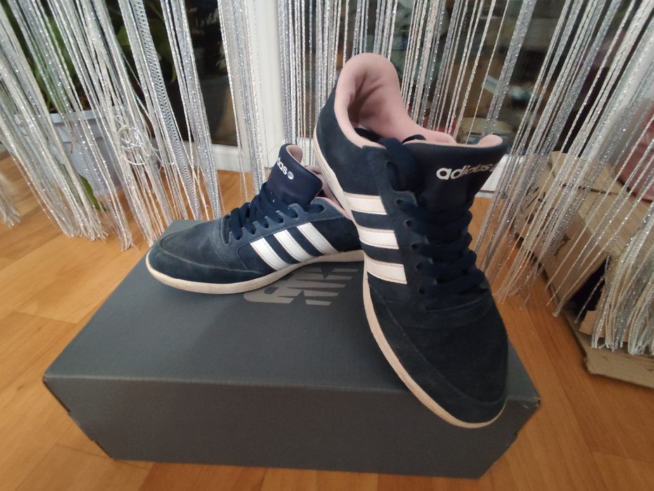 Продам кросівки Adidas