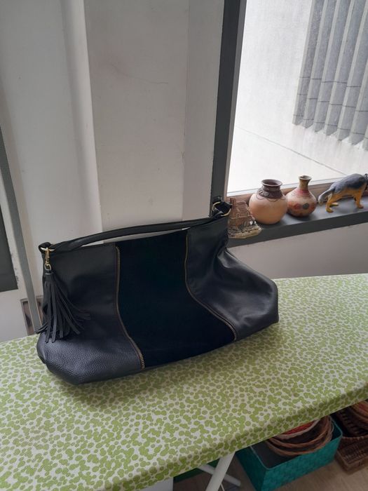 Vendo Mala de Senhora muito bonita como nova