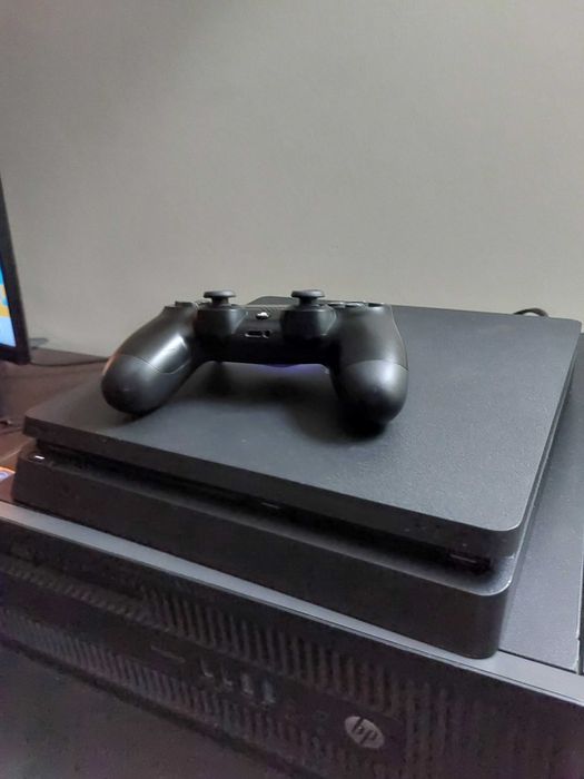 Ps4 slim 500gb ( inclui comando e cabo de alimentação)