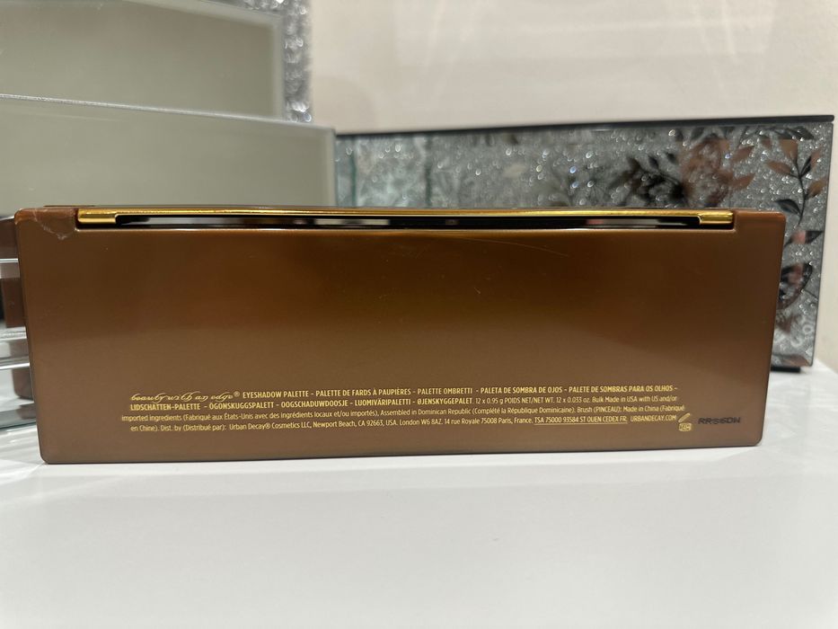 Urban Decay Honey - paleta cieni