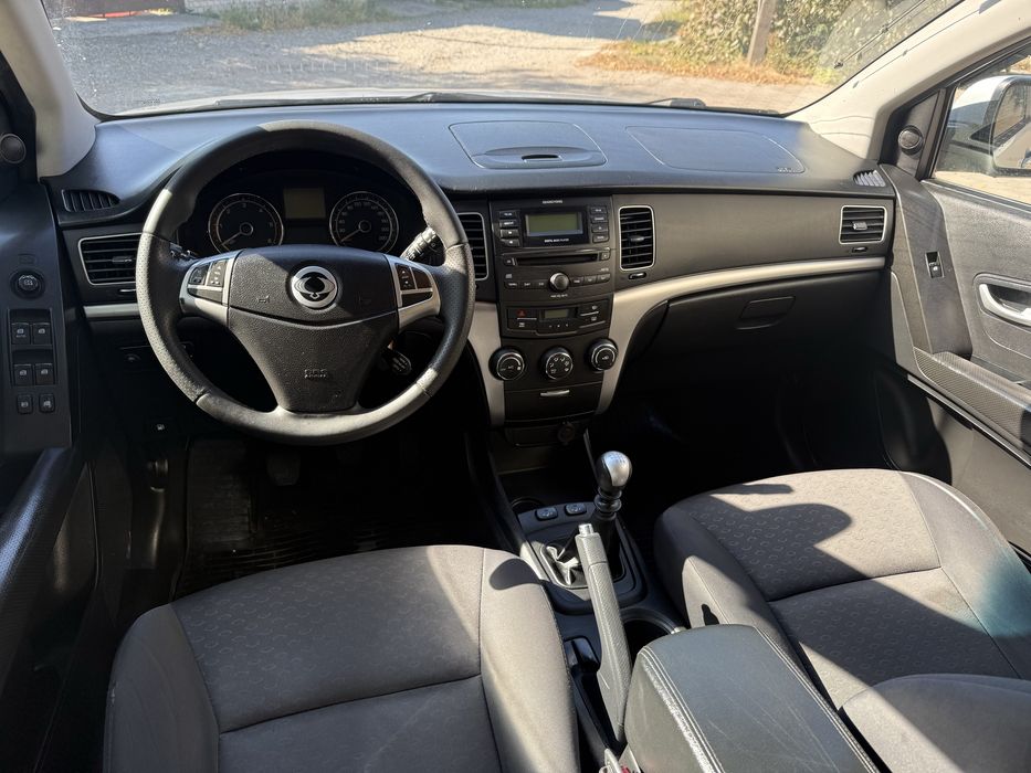 Ssank Yong Korando. 2.0 Дизель. 2011 год