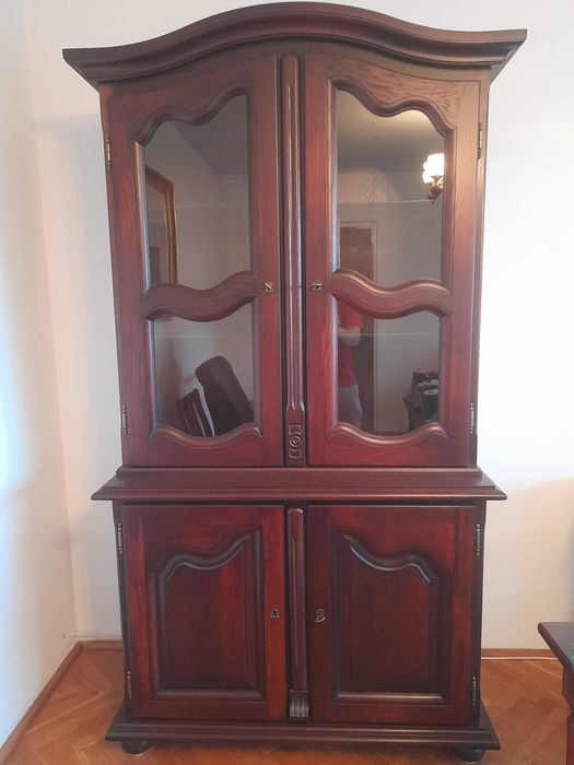 Stylowy drewniany kredens/ witryna – idealny do jadalni lub salonu Gre