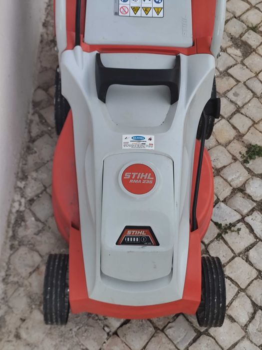 Corta Relva Sthil com Bateria e Carregador