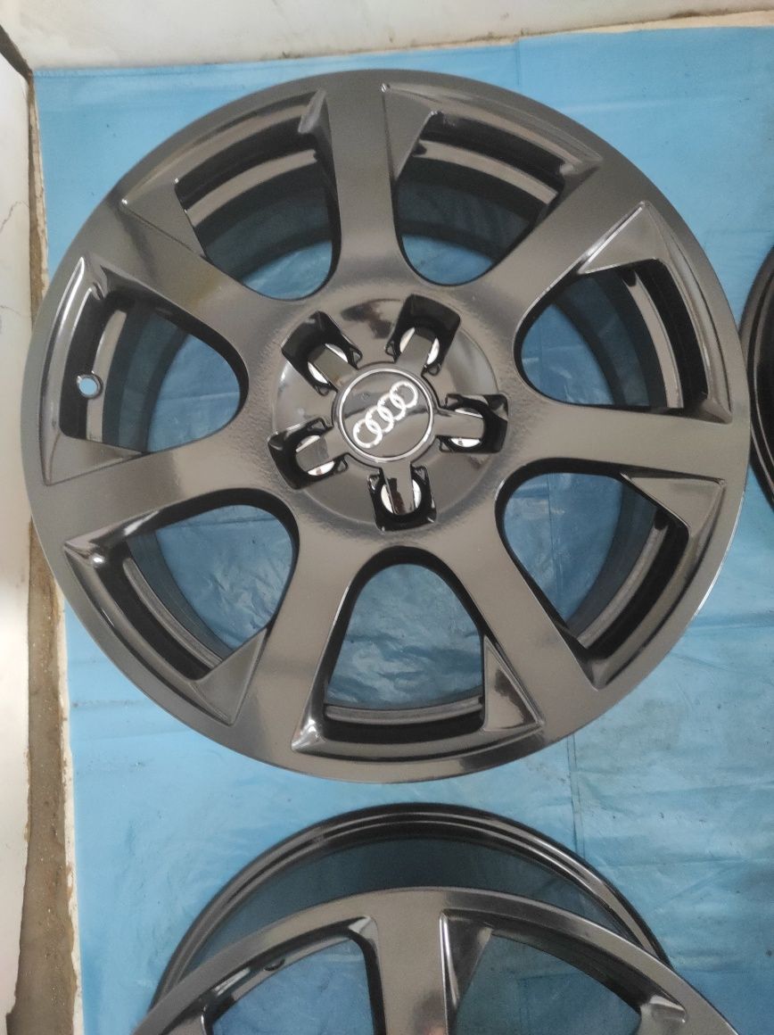 584 Felgi aluminiowe ORYGINAŁ AUDI R 17 5x112 otwór 66,6 CZARNE